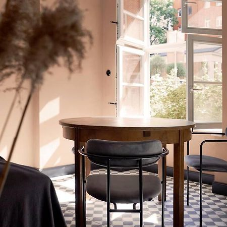 Elegant Apartment In The City Center Wrocław Exteriör bild