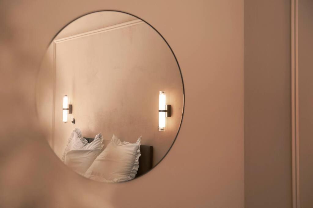 Elegant Apartment In The City Center Wrocław Exteriör bild