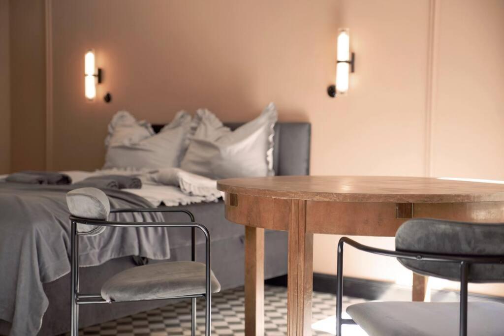 Elegant Apartment In The City Center Wrocław Exteriör bild